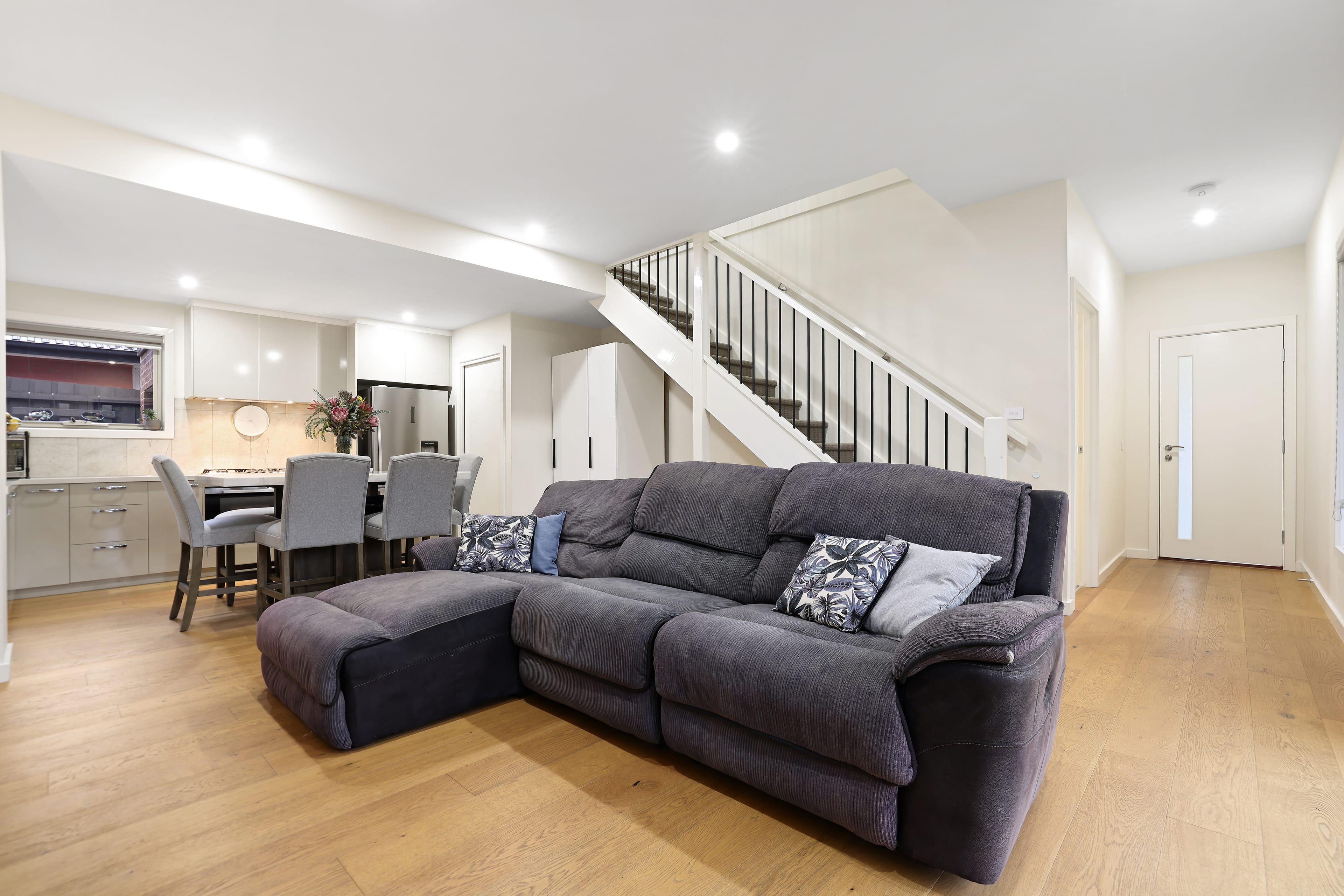 749 Burwood Highway, Ferntree Gully — listing photograph 3