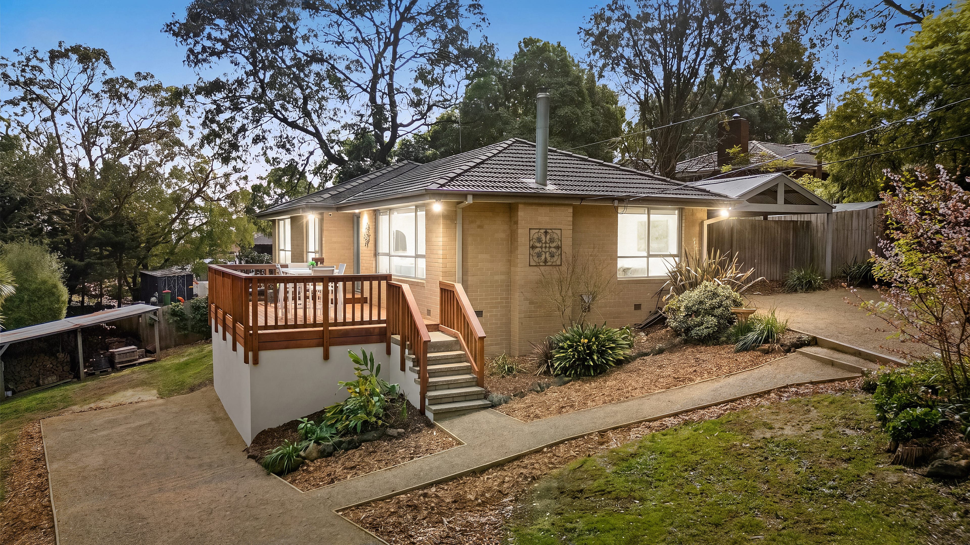 27 Joan Avenue, Ferntree Gully — listing photograph 1