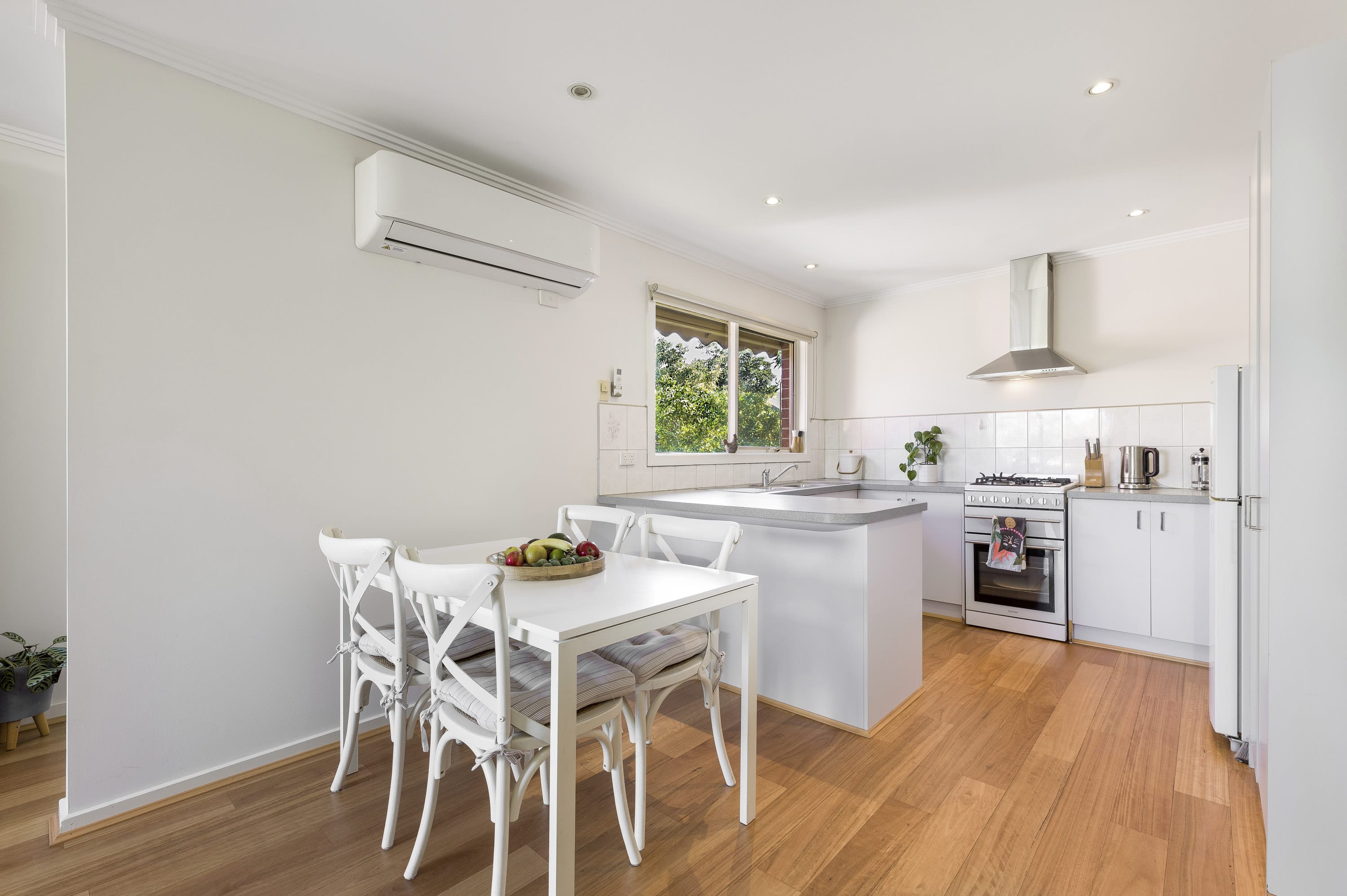 2/5 Nelson Street, Ferntree Gully — listing photograph 3