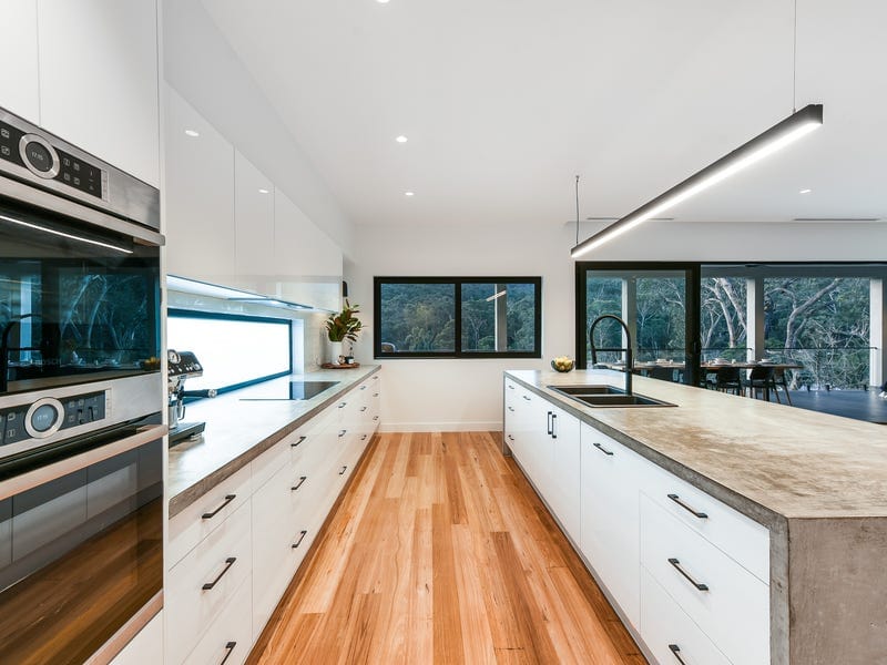 13 Ferny Creek Avenue, Upper Ferntree Gully — listing photograph 9