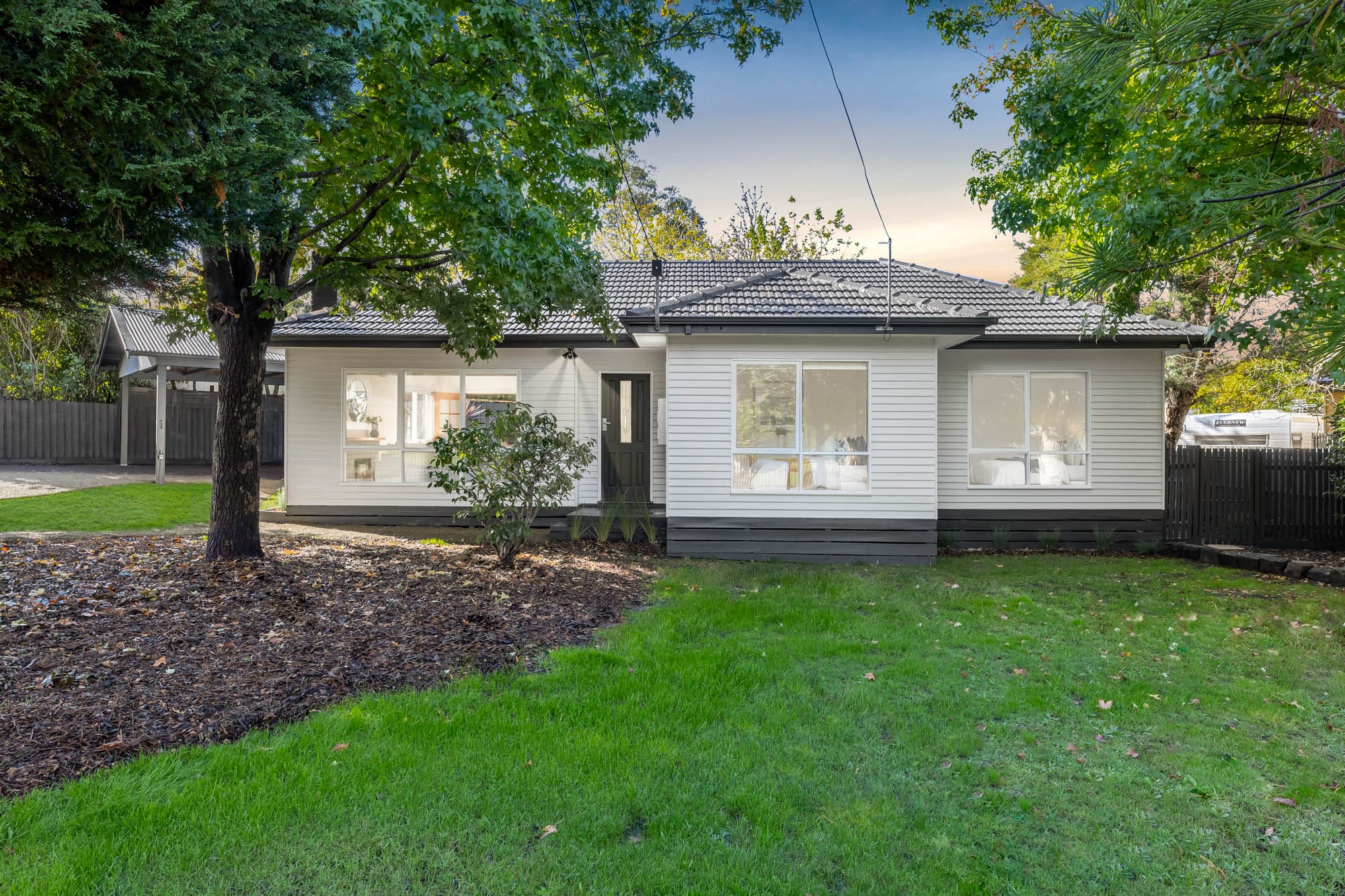 15 Kleinert Road, Boronia — listing photograph 2
