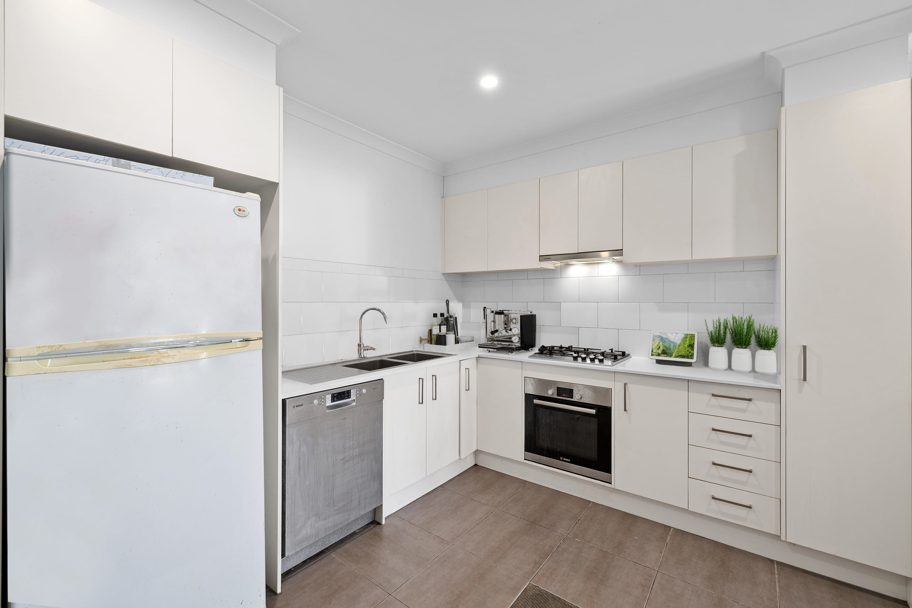 106/9 Mountain Gate Drive, Ferntree Gully — listing photograph 4
