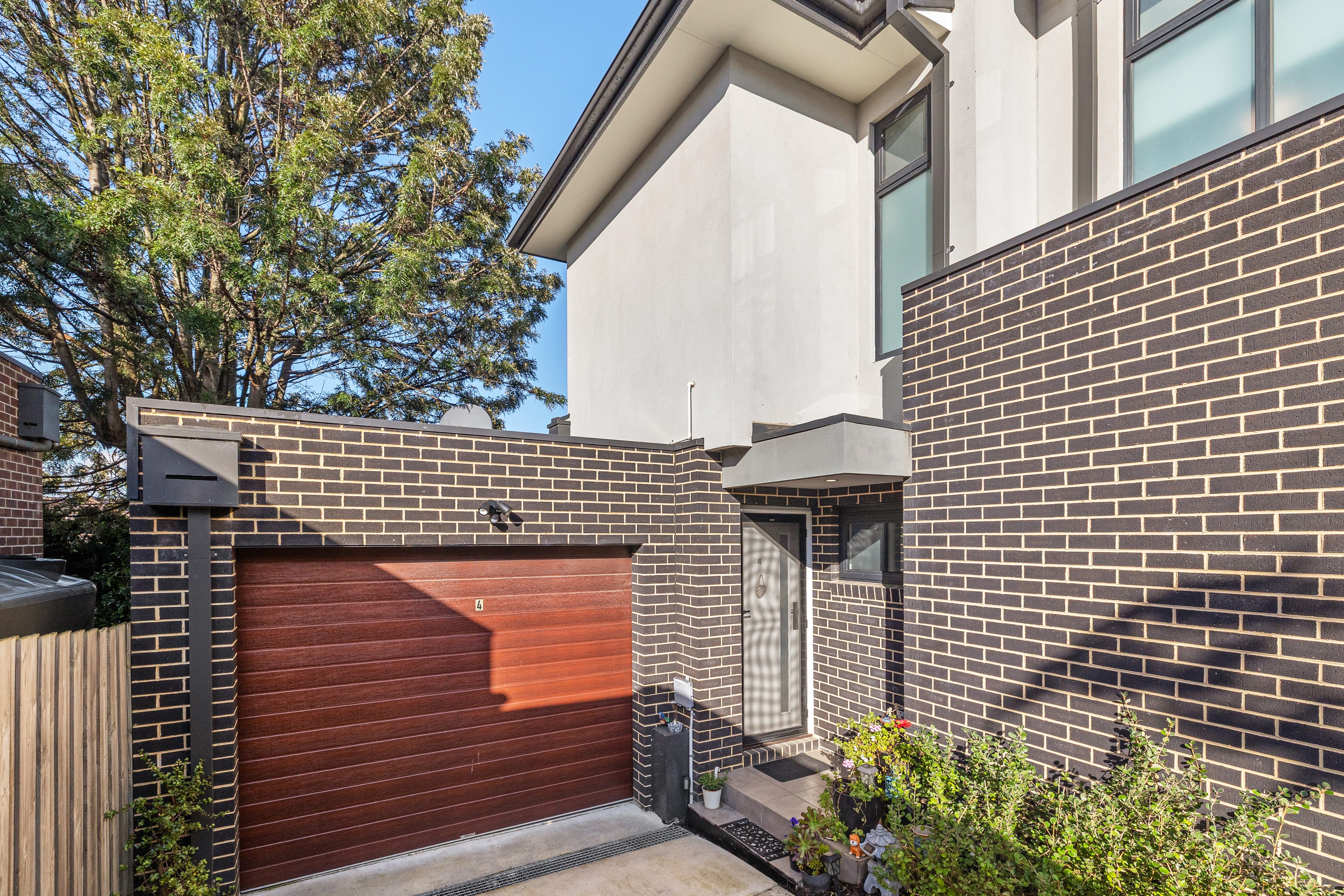 4/5 Conn Street, Ferntree Gully — listing photograph 2